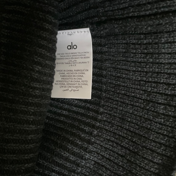 Alo Yoga Denim Knit Cloche Black/Anthracite. main image 9